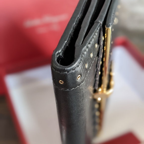⚡SOLD⚡Salvatore Ferragamo Leather Bifold Wallet w. Grommets + Scallop Edge - Picture 14 of 16